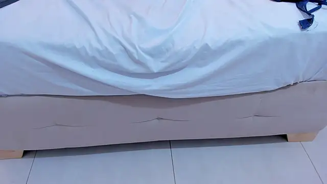 Eiimy_Cooper_'s cam snapshot