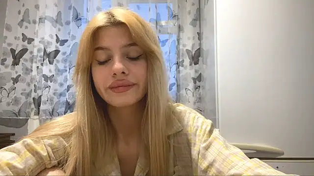 MarielleAdrien's cam snapshot