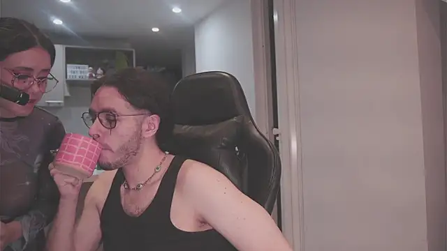 dan_and_daya's cam snapshot