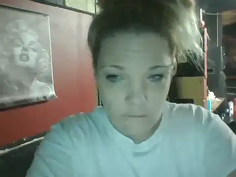 1anOnlyHoTTLuLu's web cam