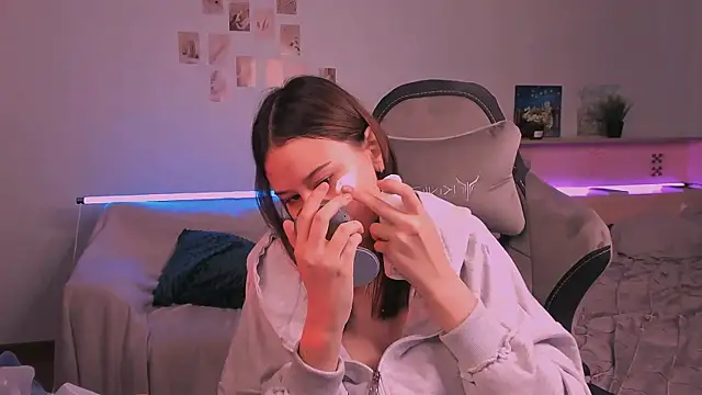 adelle046's cam snapshot