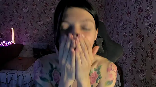 roselolly's cam snapshot