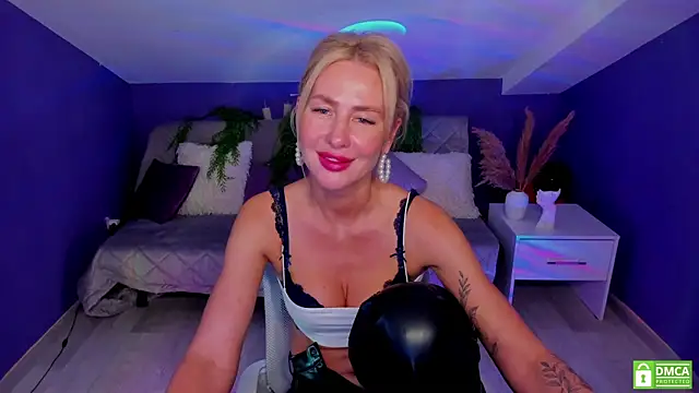 MadamMilly_'s cam snapshot