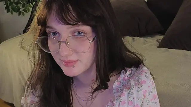 ELLIEJAY's cam snapshot