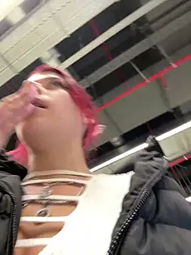 RiriRoseey live sex cam