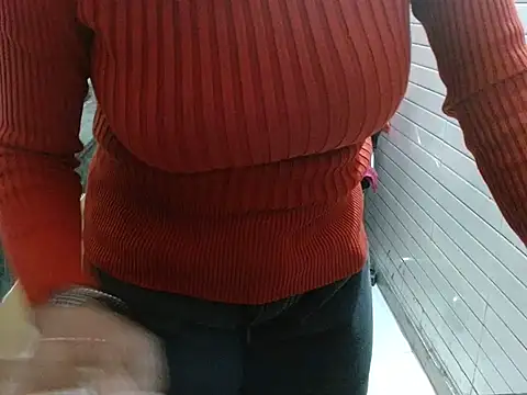 LovingPihu live sex cam