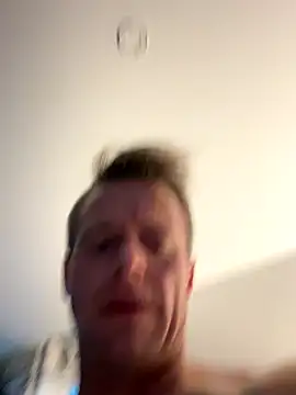 DILFiGuess1 live sex cam