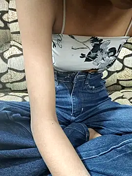 Its_me_Skyy's cam snapshot