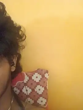 CosmicEmuu live sex cam