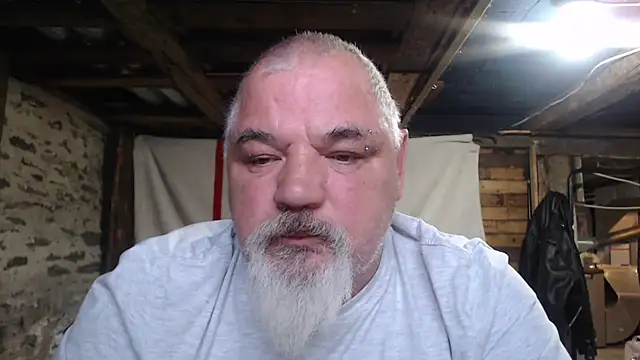 Newfiesausage1972 live sex cam