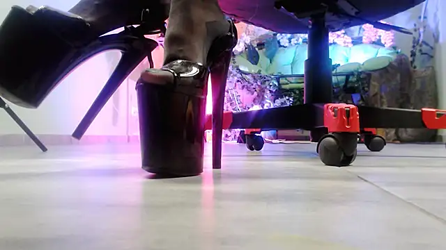 MonicaMaxwel's cam snapshot