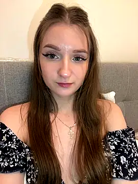 AdelinaEmber's cam snapshot