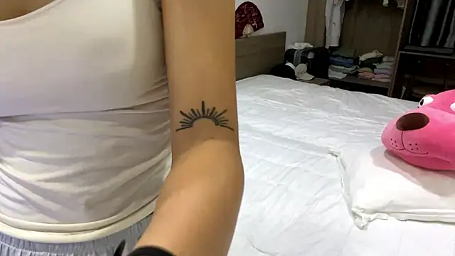 LizParadiz's cam snapshot