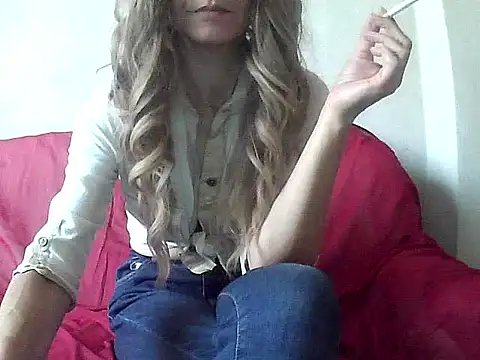 Emma_milf_43's cam snapshot