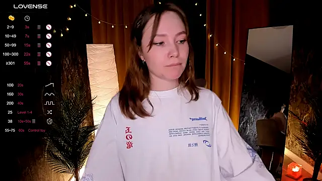 LanaBlu_'s cam snapshot