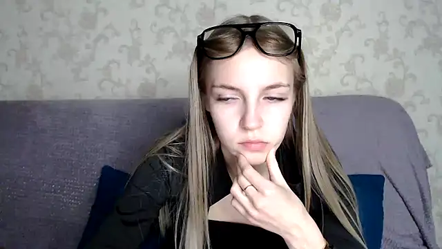 HitGyrl's cam snapshot