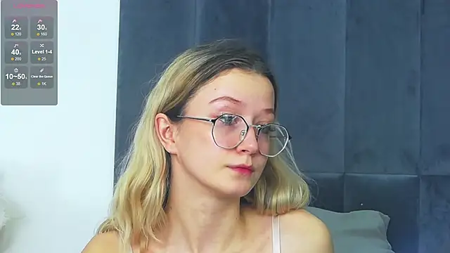 MaeLili's cam snapshot