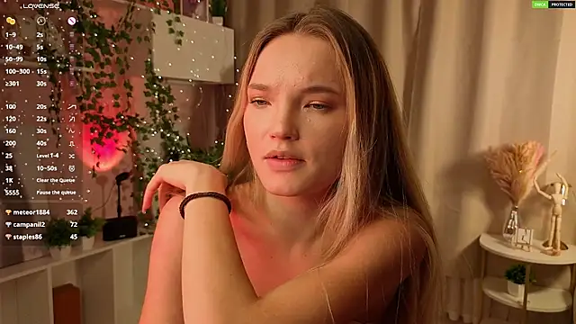 JulieLupo's cam snapshot