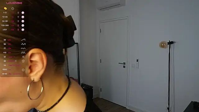 NeonyMuse's cam snapshot