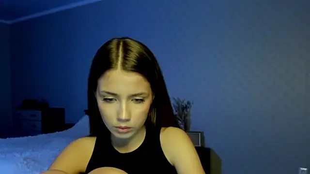 Aurora_Glow21's cam snapshot