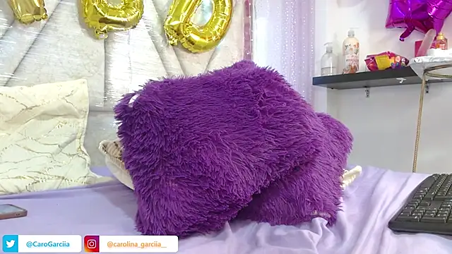 Carolinagarcia12345's web cam