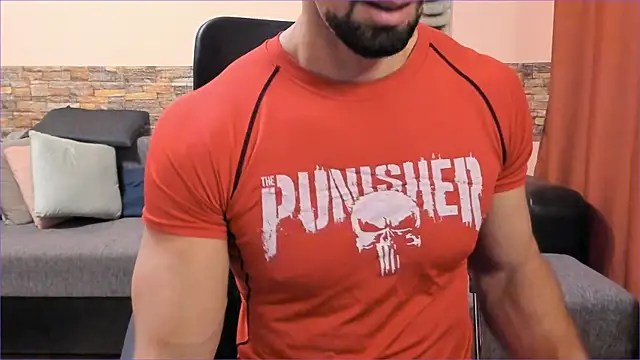 HotHunkTrainer live sex cam