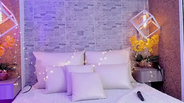 Catalina-Thompson live sex cam