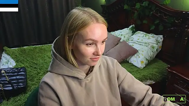 hey_Olivia's cam snapshot