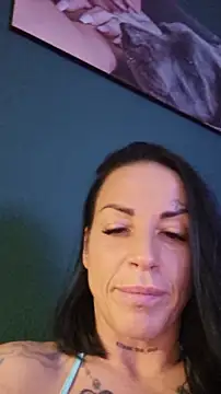 EmilyDiazofficial's cam snapshot