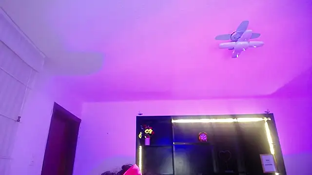 emiily_smith1 live sex cam