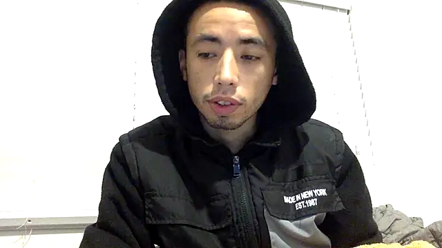 lilboygonewild's cam snapshot