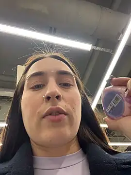 Holly_Play live sex cam