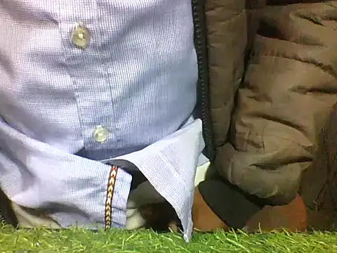 Desi_GfBf's cam snapshot