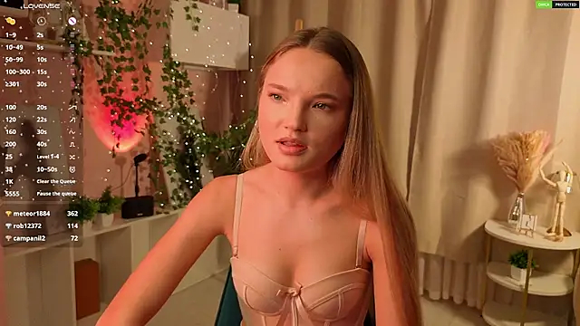 JulieLupo's cam snapshot