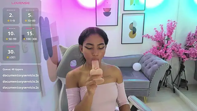 Juliie_coper's cam snapshot