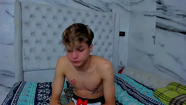 Ari_and_Storm live sex cam