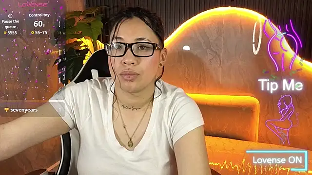 hollypeyton1_tp's cam snapshot