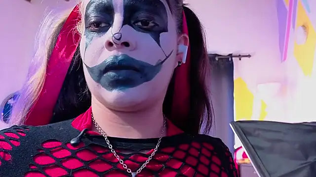 Cuttiealice's cam snapshot