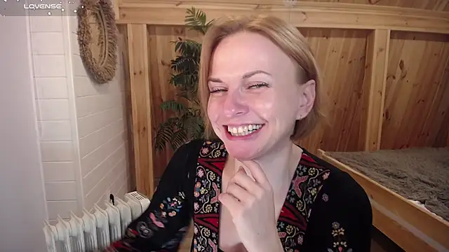 My_playful_lady's cam snapshot