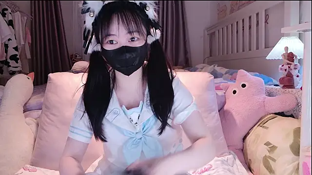 love-uiui live sex cam