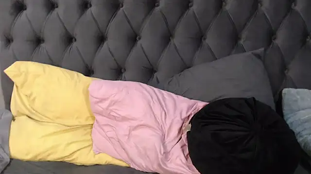 DIRTYTALKINQUEEN live sex cam