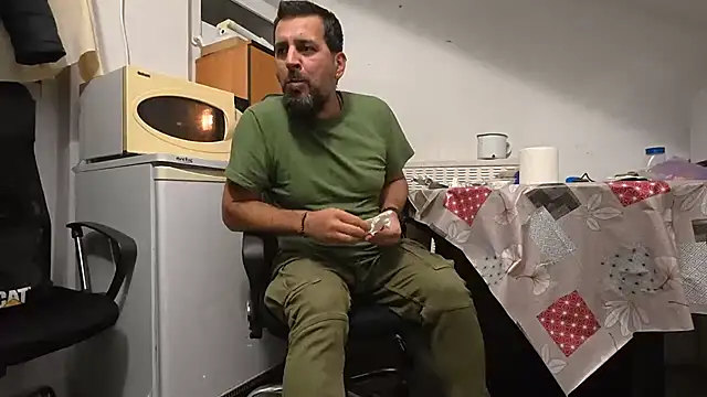 TigerOne19's cam snapshot