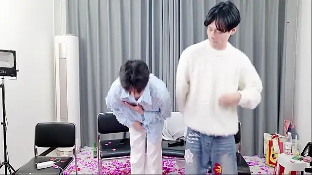 QYBOYS-001's cam snapshot