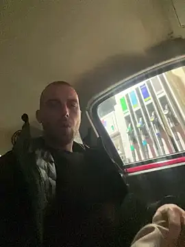 Rotteei1 live sex cam