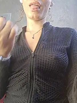 HelenHoltz live sex cam