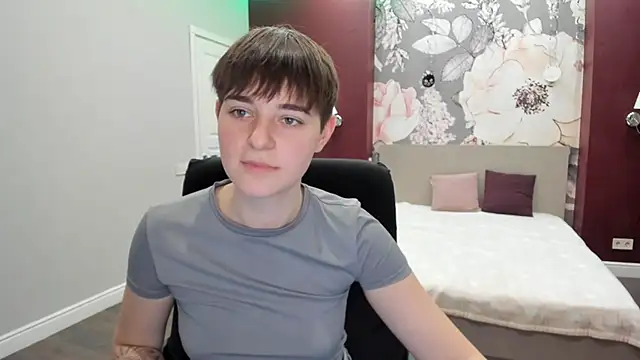 EmiliaYours live sex cam