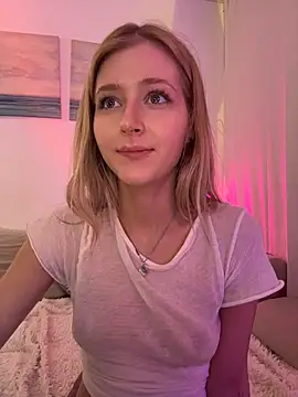 LunaRase live sex cam