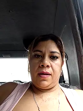 Laura-Hernandez live sex cam