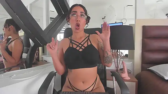 AryVixen's cam snapshot