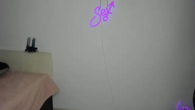 Bitch_Coin's cam snapshot